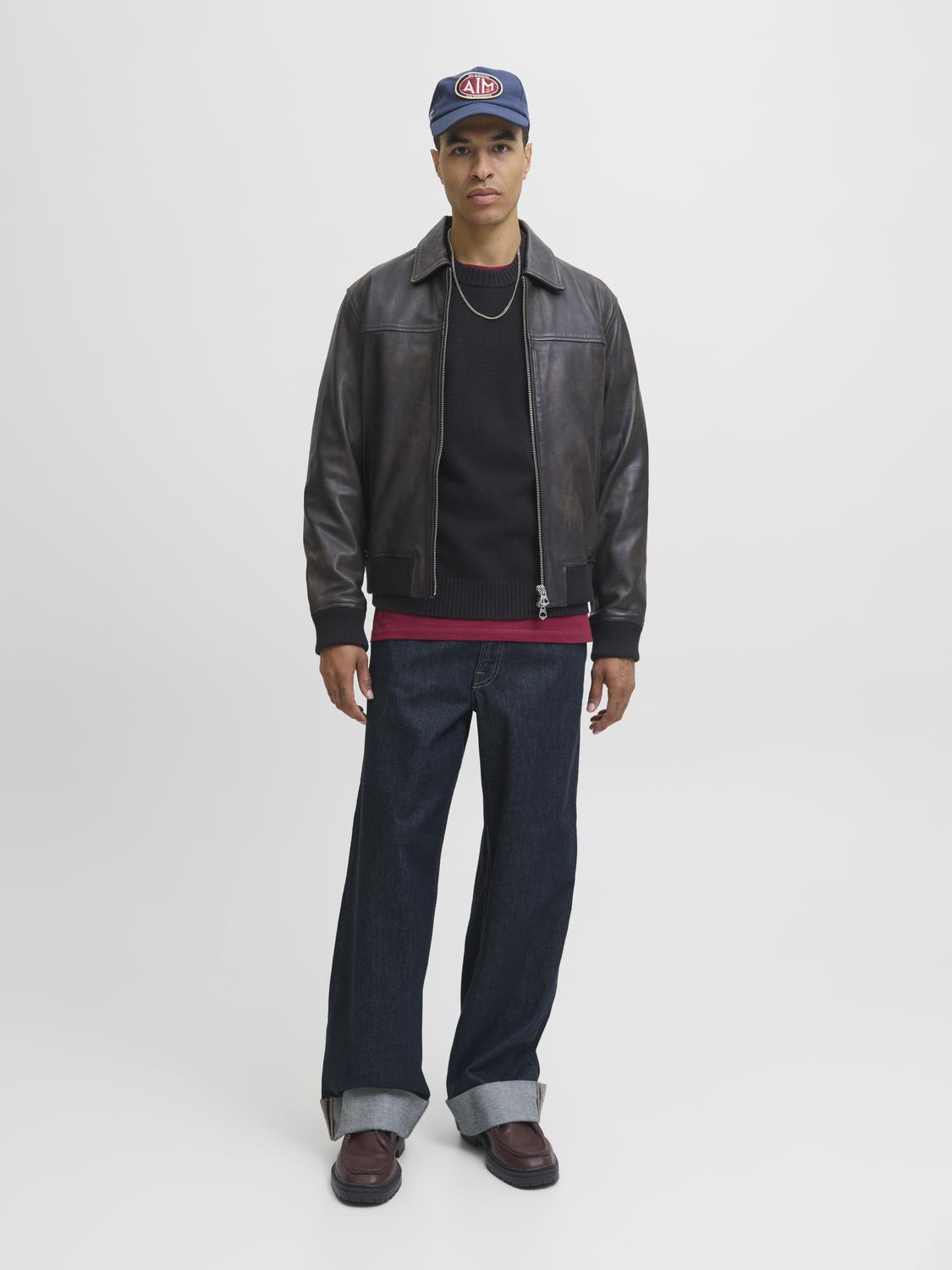 model_shot-front_full